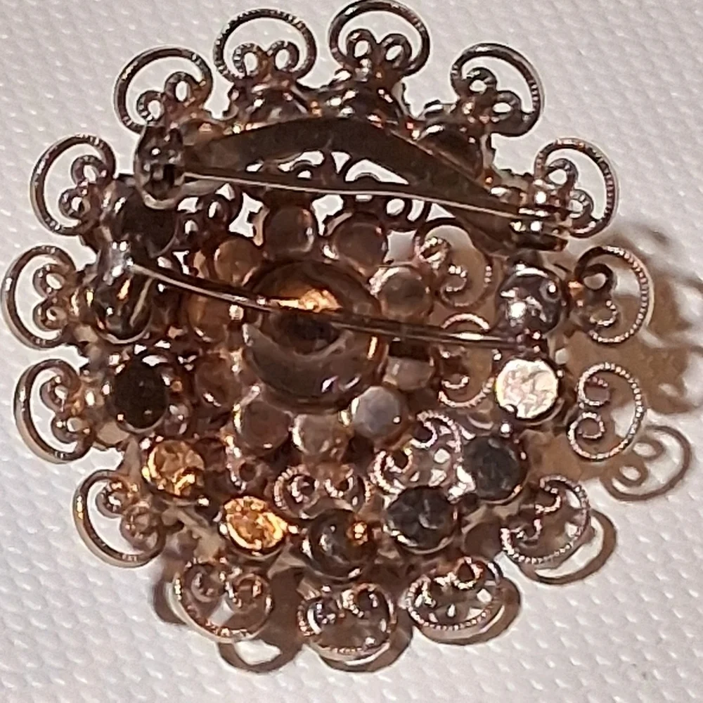 * Vintage Antique Pink Austrian Crystal Glass Pin Brooch